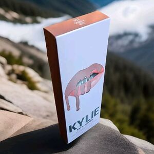 Kylie Cosmetics Matte Lip Kit - 802 Candy for Women - 2 Pc 0.10 oz Matte Liqu...